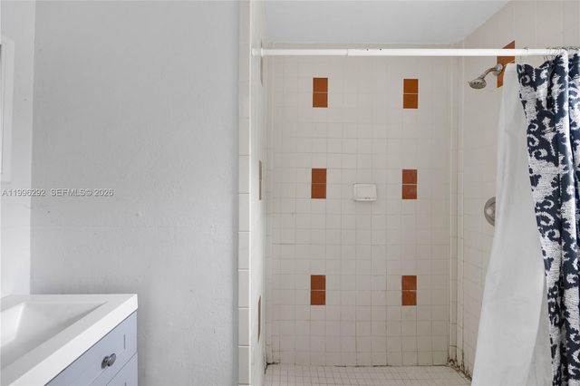 417 SW 1st Ave, Boynton Beach, FL 33435
