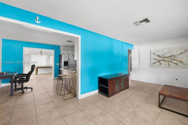 417 SW 1st Ave, Boynton Beach, FL 33435
