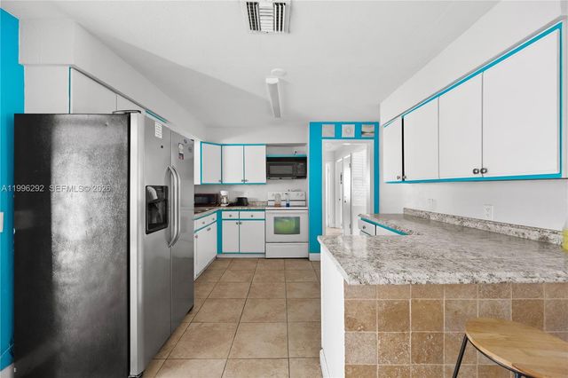 417 SW 1st Ave, Boynton Beach, FL 33435