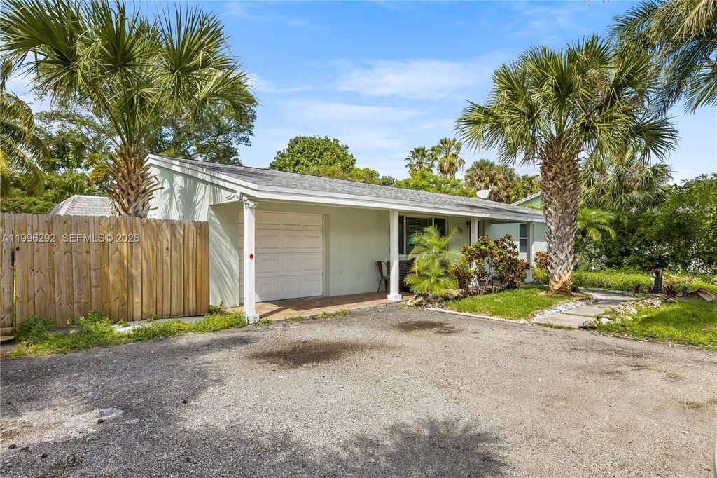 417 SW 1st Ave, Boynton Beach, FL 33435