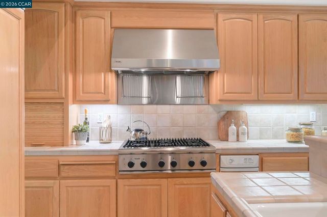 101 Victoria Pl, Danville, CA 94506