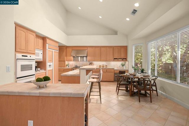 101 Victoria Pl, Danville, CA 94506