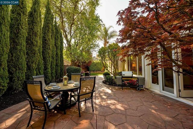 101 Victoria Pl, Danville, CA 94506