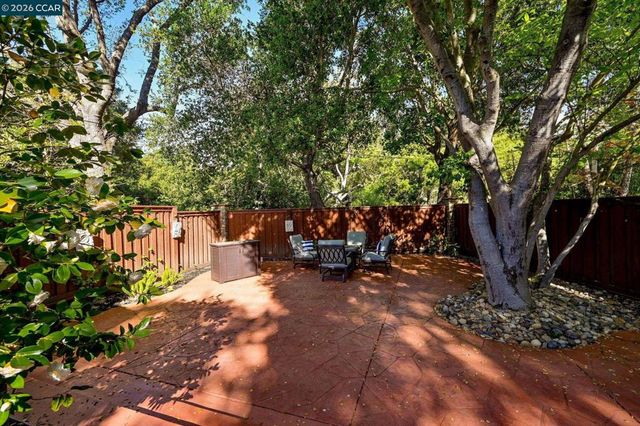 101 Victoria Pl, Danville, CA 94506