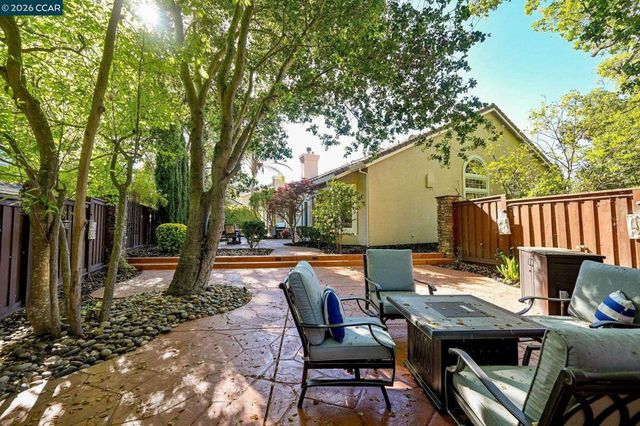 101 Victoria Pl, Danville, CA 94506