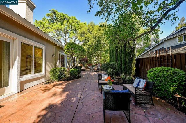 101 Victoria Pl, Danville, CA 94506