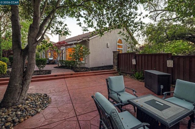 101 Victoria Pl, Danville, CA 94506