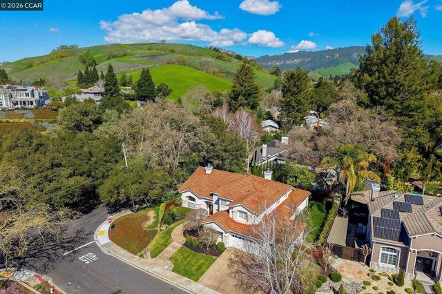 101 Victoria Pl, Danville, CA 94506