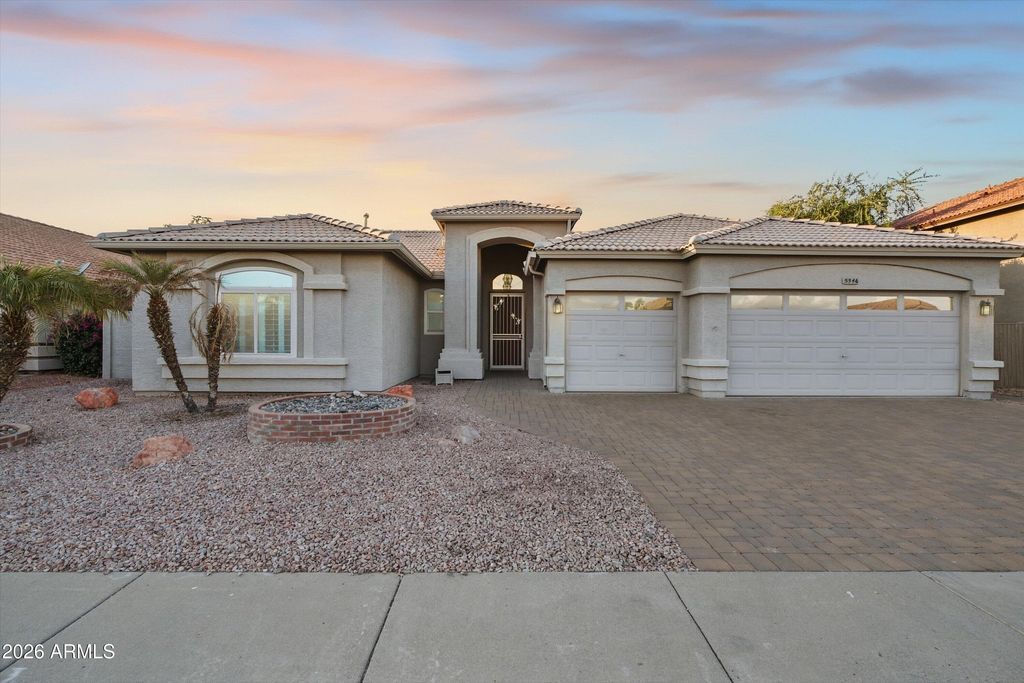 5546 W LONE CACTUS Drive, Glendale, AZ 85308 — photo 3
