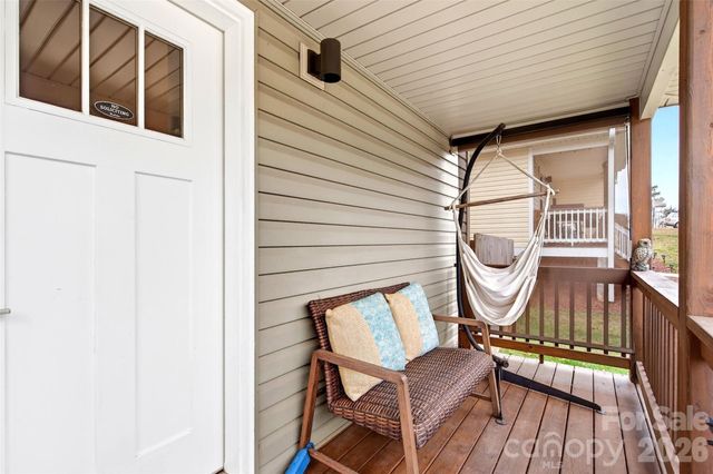 18 Yarrow Meadow Drive, Weaverville, NC 28787