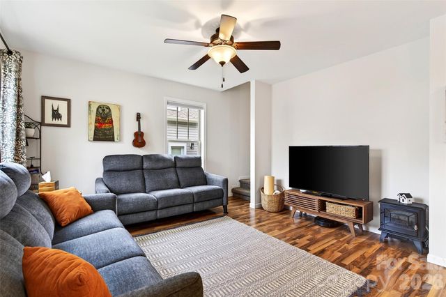 18 Yarrow Meadow Drive, Weaverville, NC 28787