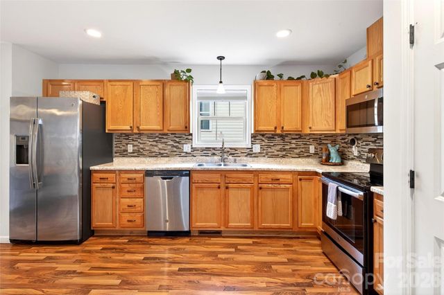 18 Yarrow Meadow Drive, Weaverville, NC 28787