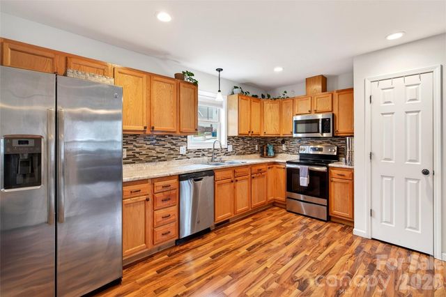 18 Yarrow Meadow Drive, Weaverville, NC 28787