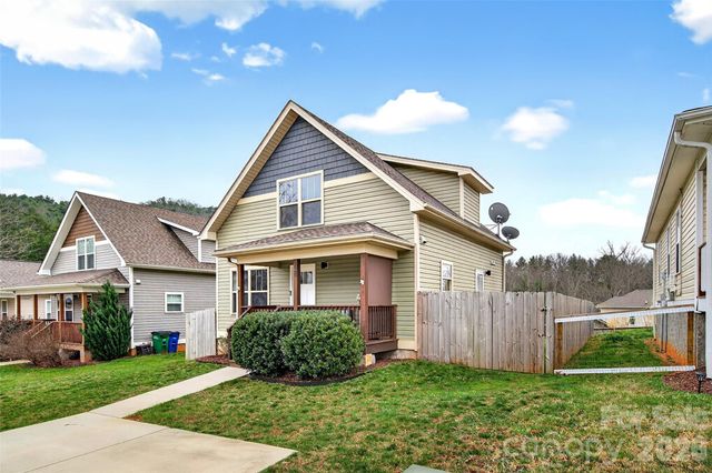 18 Yarrow Meadow Drive, Weaverville, NC 28787