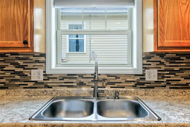 18 Yarrow Meadow Drive, Weaverville, NC 28787