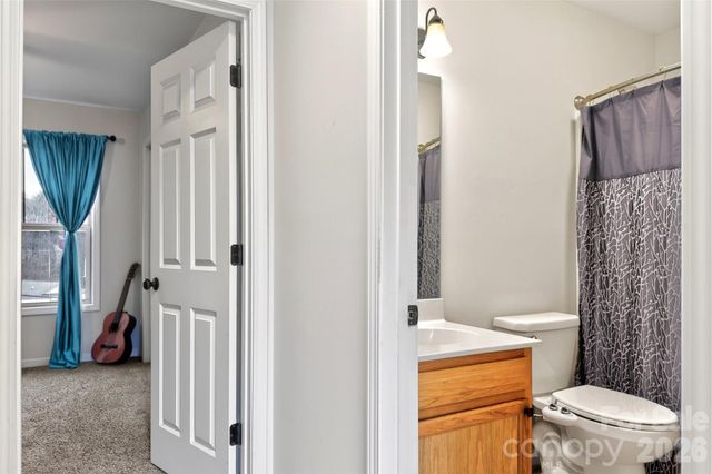 18 Yarrow Meadow Drive, Weaverville, NC 28787