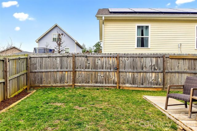 18 Yarrow Meadow Drive, Weaverville, NC 28787