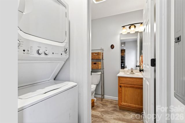 18 Yarrow Meadow Drive, Weaverville, NC 28787