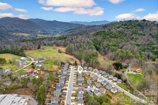 18 Yarrow Meadow Drive, Weaverville, NC 28787