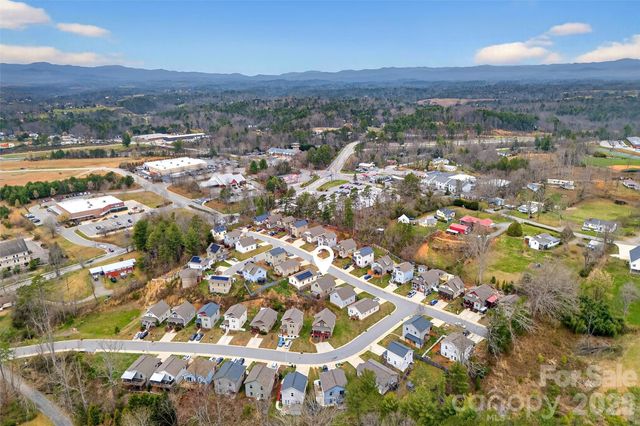 18 Yarrow Meadow Drive, Weaverville, NC 28787