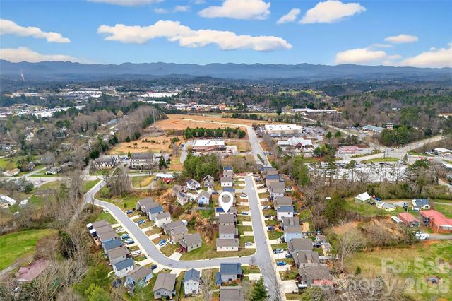 18 Yarrow Meadow Drive, Weaverville, NC 28787