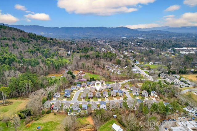 18 Yarrow Meadow Drive, Weaverville, NC 28787