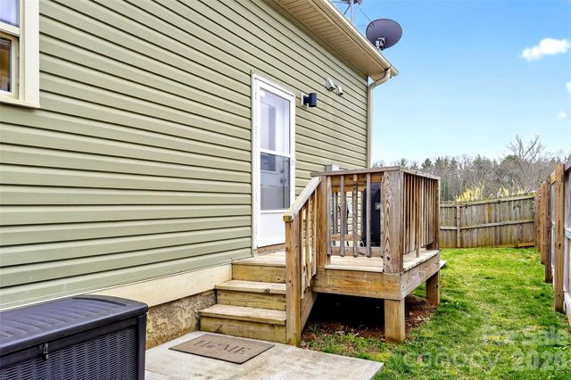 18 Yarrow Meadow Drive, Weaverville, NC 28787