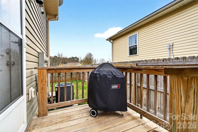 18 Yarrow Meadow Drive, Weaverville, NC 28787