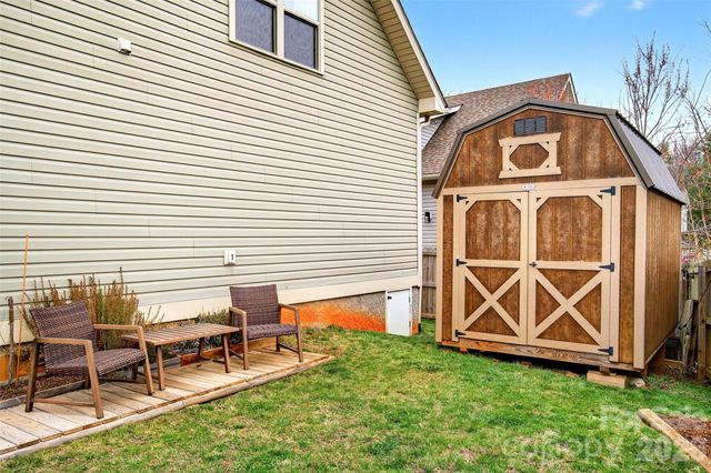 18 Yarrow Meadow Drive, Weaverville, NC 28787