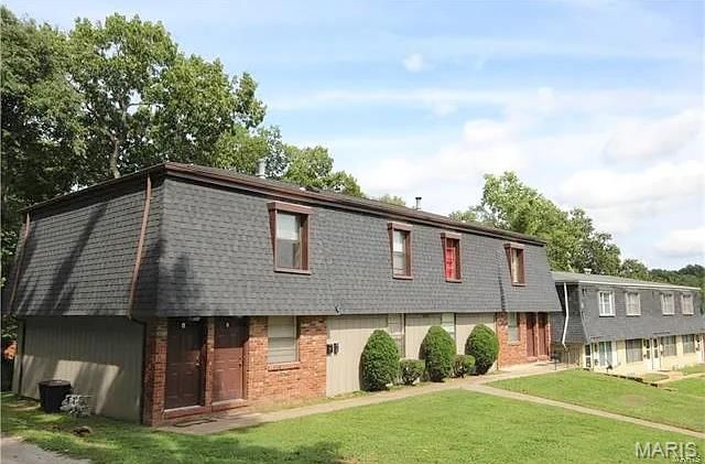1104 ARROWHEAD Drive B, Collinsville, IL 62294