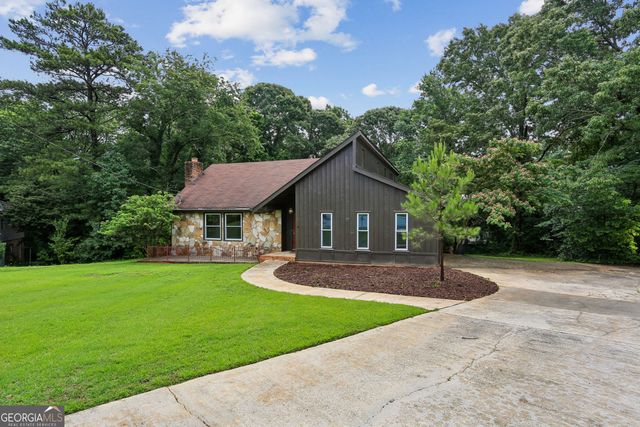 5460 Chanterella Court SW, Lilburn, GA 30047