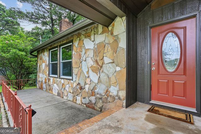 5460 Chanterella Court SW, Lilburn, GA 30047