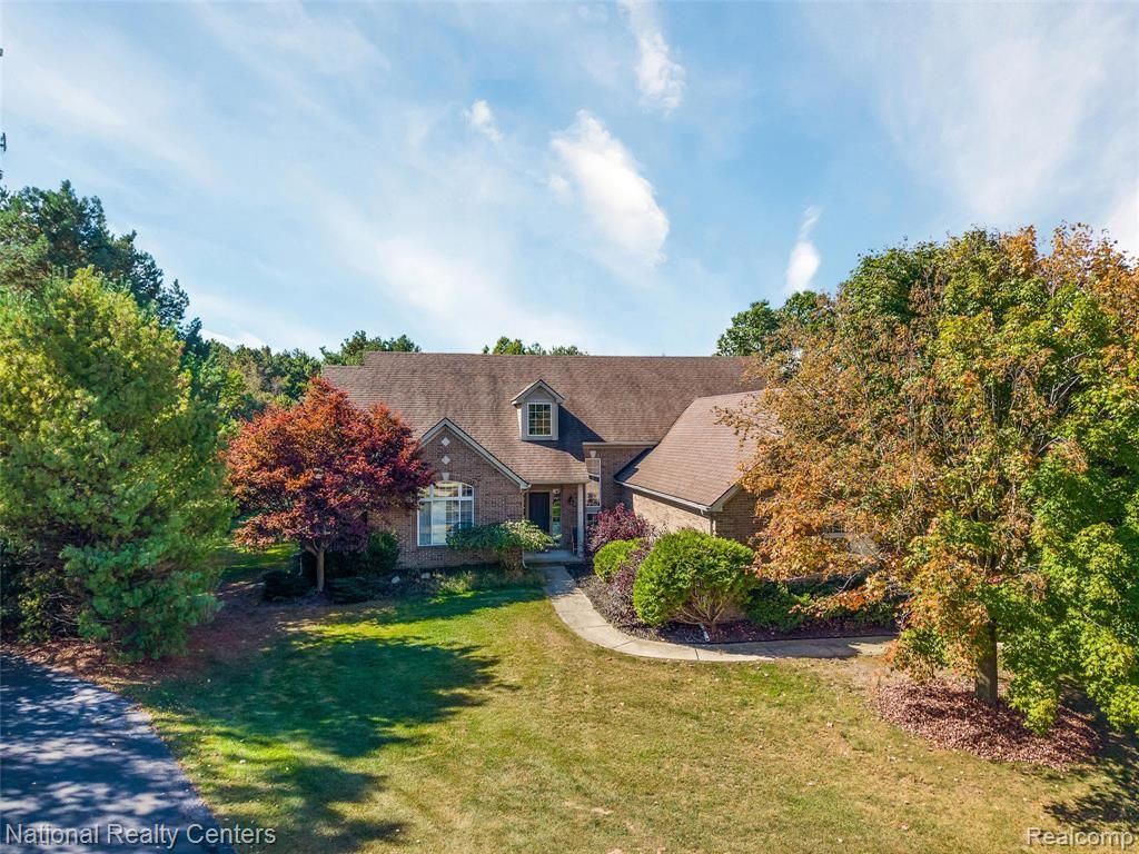 678 Joshua Drive, Highland, MI 48356