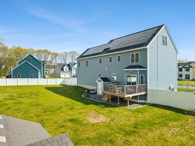 194 Cypress Dr, Brockton, MA 02301