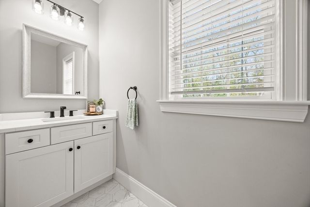 194 Cypress Dr, Brockton, MA 02301