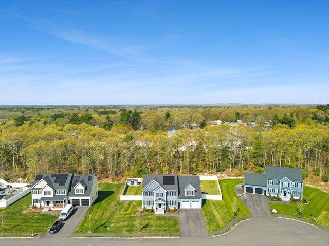 194 Cypress Dr, Brockton, MA 02301