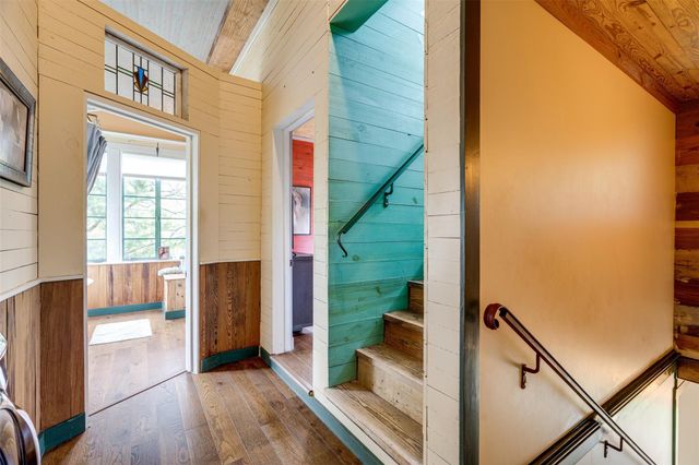 112 Boulder LN, Manor, TX 78653