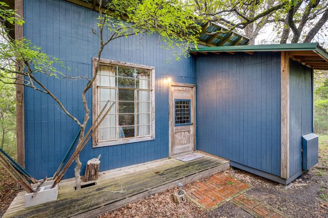 112 Boulder LN, Manor, TX 78653