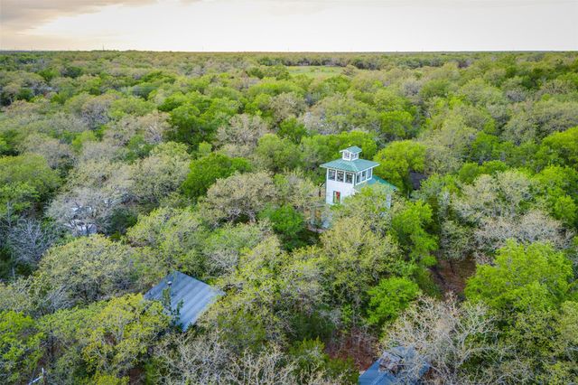 112 Boulder LN, Manor, TX 78653