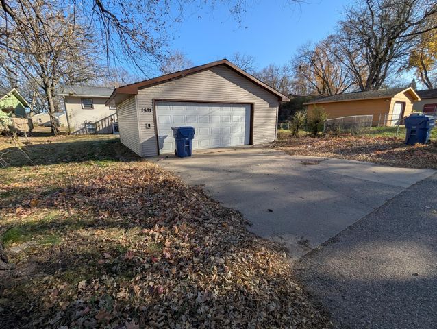 1537 12th Avenue SE, Saint Cloud, MN 56304