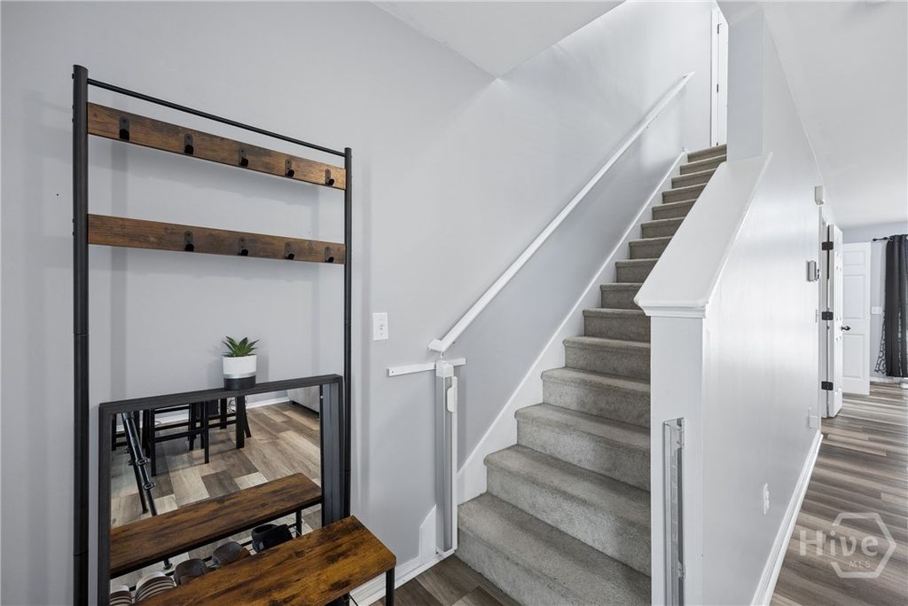 Image 14 of property listing at 115 Fairgreen Street, Savannah, GA 31407