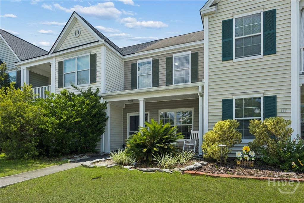 Image 2 of property listing at 115 Fairgreen Street, Savannah, GA 31407