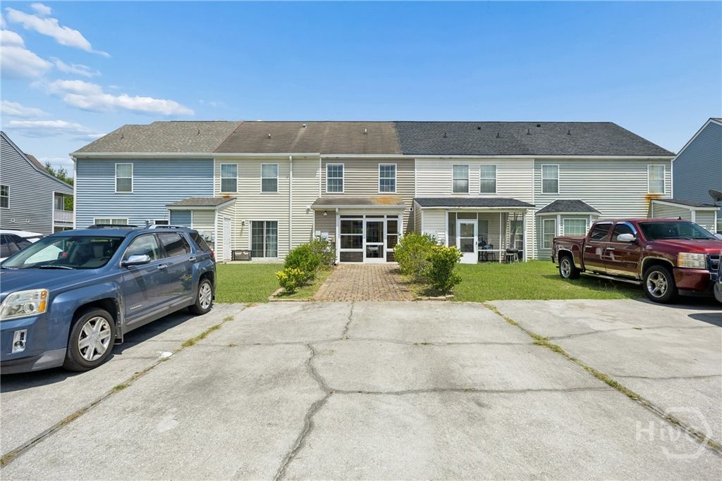 Image 22 of property listing at 115 Fairgreen Street, Savannah, GA 31407