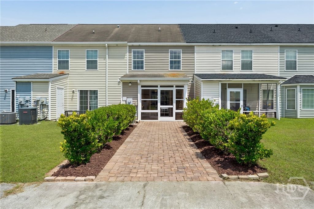 Image 24 of property listing at 115 Fairgreen Street, Savannah, GA 31407