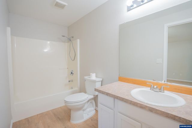 399 Breezy Wy NE, Albany, OR 97322