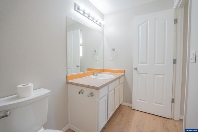 399 Breezy Wy NE, Albany, OR 97322