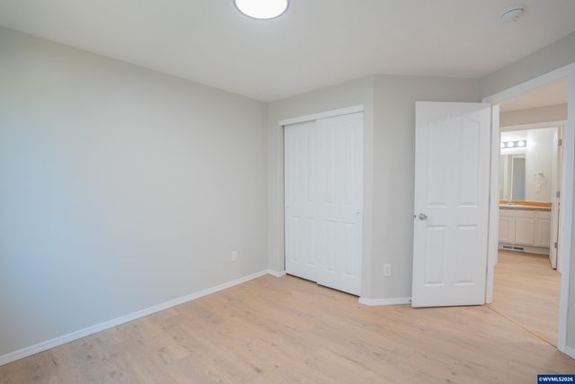 399 Breezy Wy NE, Albany, OR 97322