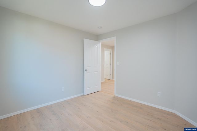 399 Breezy Wy NE, Albany, OR 97322