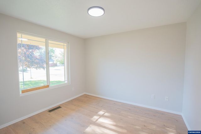 399 Breezy Wy NE, Albany, OR 97322