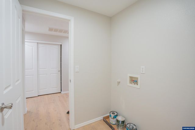 399 Breezy Wy NE, Albany, OR 97322